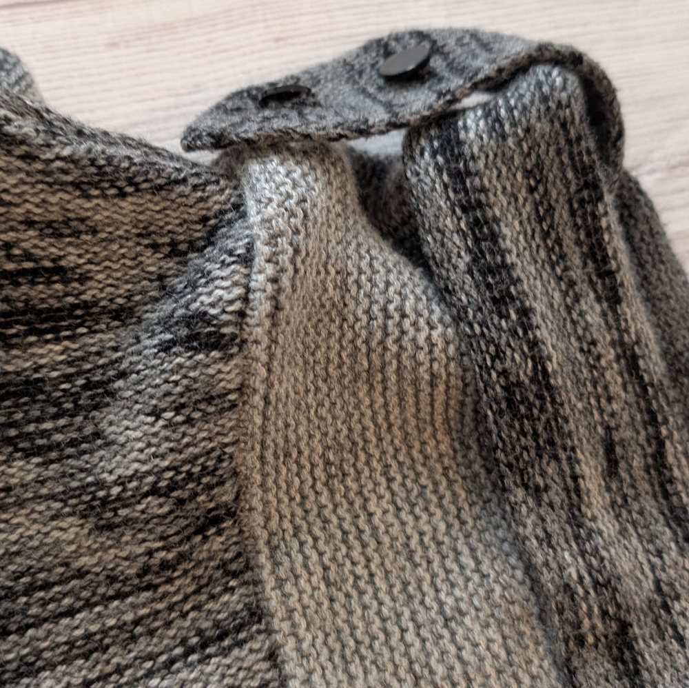 Kenneth Cole New York Short Sleeve Black And Grey Neutral Sweater. Size Medium - Picture 9 of 13